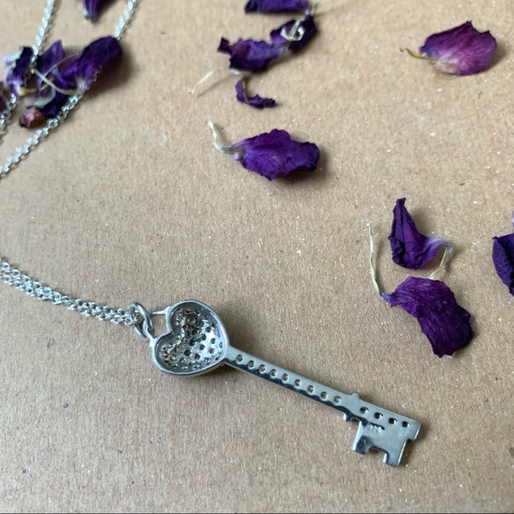 New Heart Key Crystal Sterling Pendant Necklace - Picture 6 of 10